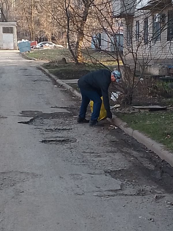 Сегодня, 24.03.2025 года, силами сотрудников жилищно-коммунальных предприятий Пролетарского внутригородского района г. Донецка были выполнены следующие работы: Сегодня, 24.03.2025 года, силами сотрудников жилищно-коммунальных предприятий Пролетарского внутригородского района г. Донецка были выполнены следующие работы: