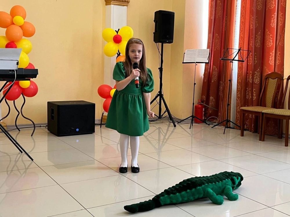 Сегодня, 24 марта Харцызский городской Дворец культуры распахнул свои двери для торжественного мероприятия «Имею честь тебе служить, Культура», посвященного Дню работников культуры Сегодня, 24 марта Харцызский городской Дворец культуры распахнул свои двери для торжественного мероприятия «Имею честь тебе служить, Культура», посвященного Дню работников культуры