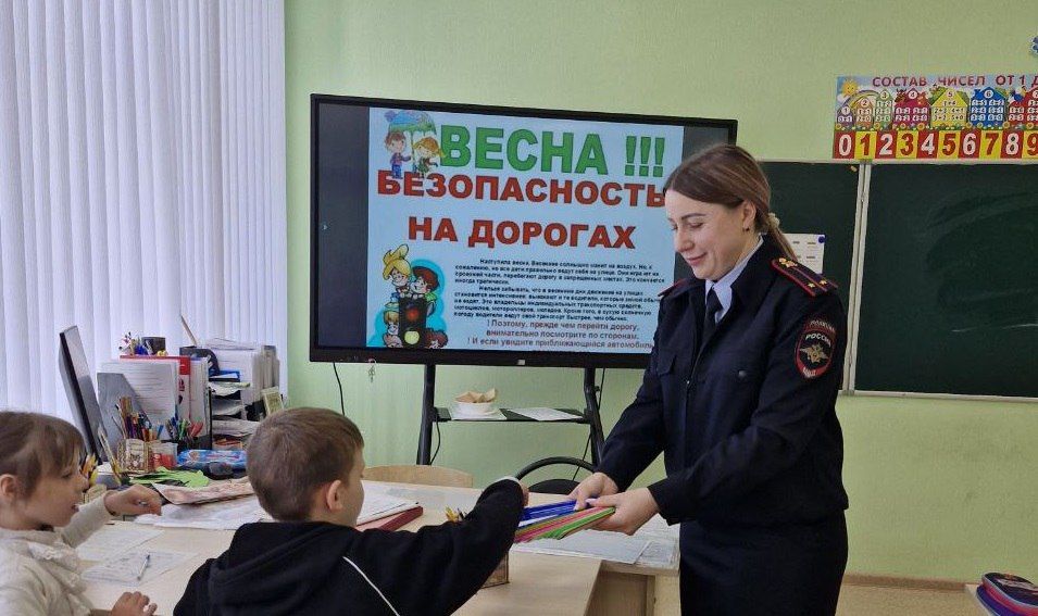 В Волновахском районе полицейские ведут профилактическую работу со школьниками В Волновахском районе полицейские ведут профилактическую работу со школьниками