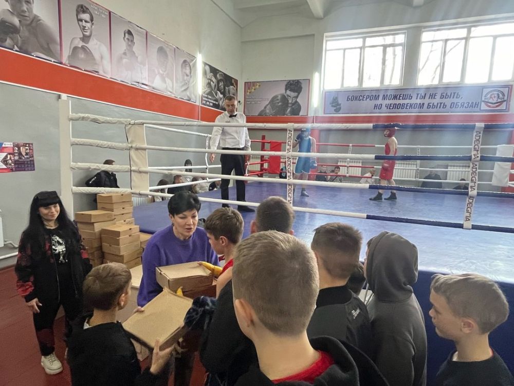 Председатель Совета женщин г. Дебальцево, депутат городского совета Наталья Сиренко приняла участие в Открытом муниципальном Первенстве по боксу в г.Дебальцево, посвящённом памяти Саркисяна Армена Нагапетовича Председатель Совета женщин г. Дебальцево, депутат городского совета Наталья Сиренко приняла участие в Открытом муниципальном Первенстве по боксу в г.Дебальцево, посвящённом памяти Саркисяна Армена Нагапетовича
