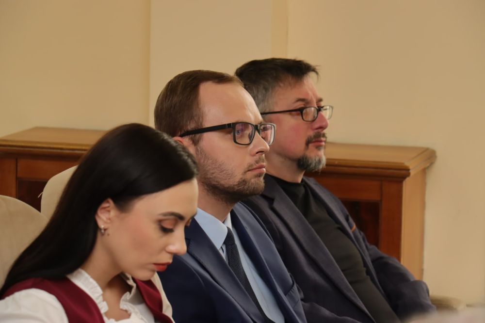 Депутаты провели открытое заседание с журналистами республики Депутаты провели открытое заседание с журналистами республики