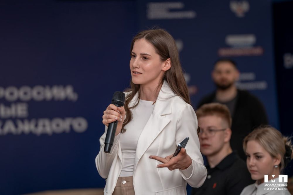 В Донецке состоялся брифинг, посвященный старту Конкурса в IV созыв Молодежного Парламента ДНР В Донецке состоялся брифинг, посвященный старту Конкурса в IV созыв Молодежного Парламента ДНР
