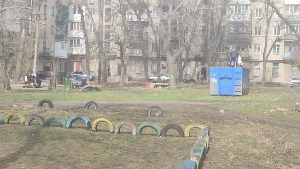 Юрий Будрин: 22 марта 2025 года, в рамках проекта «Городская среда», реализуемого Всероссийской политической партией Единая Россия, на территории мкр Юрий Будрин: 22 марта 2025 года, в рамках проекта «Городская среда», реализуемого Всероссийской политической партией Единая Россия, на территории мкр
