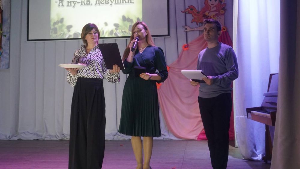 А ну-ка, девушки!. В честь Дня работников культуры в Мангушском муниципальном округе при содействии местного отделения Всероссийской политической партии «Единая Россия», по партийному проекту «Культура малой Родины»... А ну-ка, девушки!. В честь Дня работников культуры в Мангушском муниципальном округе при содействии местного отделения Всероссийской политической партии «Единая Россия», по партийному проекту «Культура малой Родины»...