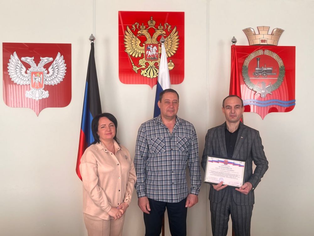 Константин Зинченко: Вручил благодарности талантливым и преданным работникам культуры округа Константин Зинченко: Вручил благодарности талантливым и преданным работникам культуры округа