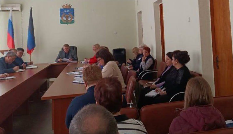 Сергей Юзвинкевич: Сегодня провёл расширенное аппаратное совещание с начальниками отделов и структурных подразделений Администрации Володарского МО, руководителями предприятий, территориальных подразделений министерств и... Сергей Юзвинкевич: Сегодня провёл расширенное аппаратное совещание с начальниками отделов и структурных подразделений Администрации Володарского МО, руководителями предприятий, территориальных подразделений министерств и...