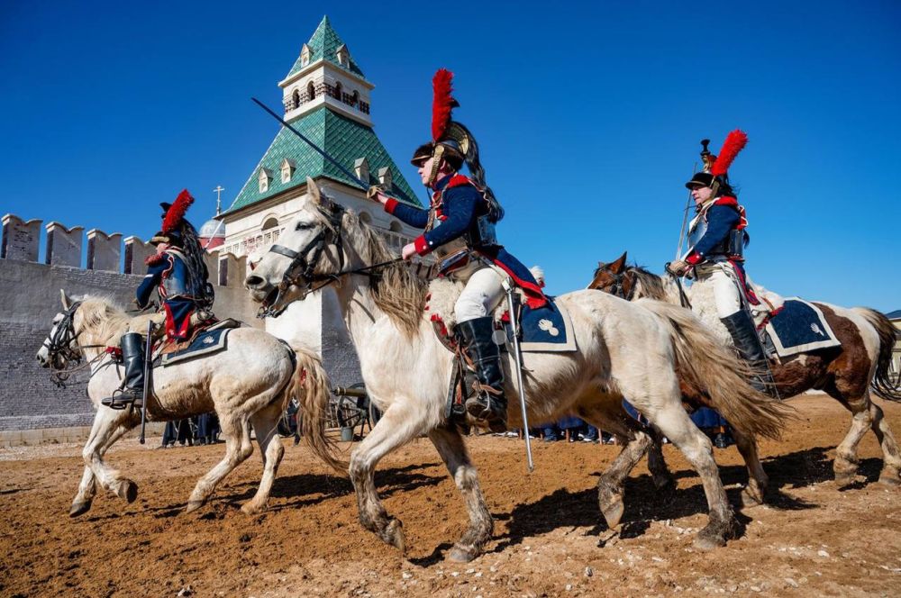 Гости кинопарка «Москино» провели выходные в атмосфере 1812 года Гости кинопарка «Москино» провели выходные в атмосфере 1812 года