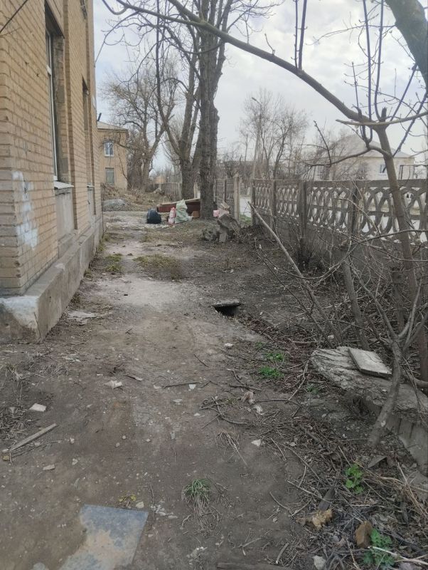 Сегодня, 25.03.2025 сотрудниками МУП АГЯ "ЖЭК" проведены работы по уборке придомовой территории по адресу: ул. Октябрьская, д. 151, д. 172. Вывезены ветки, листья и строительный мусор Сегодня, 25.03.2025 сотрудниками МУП АГЯ "ЖЭК" проведены работы по уборке придомовой территории по адресу: ул. Октябрьская, д. 151, д. 172. Вывезены ветки, листья и строительный мусор