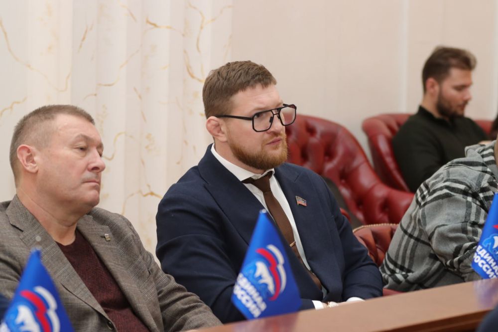 Константин Кузьмин: Пленарное заседание Народного Совета ДНР также посетила заместитель Председателя Правительства ДНР – руководитель Представительства ДНР в городе Москве Ольга Макеева Константин Кузьмин: Пленарное заседание Народного Совета ДНР также посетила заместитель Председателя Правительства ДНР – руководитель Представительства ДНР в городе Москве Ольга Макеева