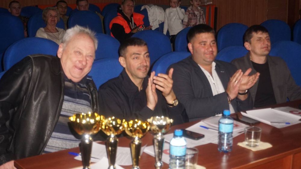 А ну-ка, девушки!. В честь Дня работников культуры в Мангушском муниципальном округе при содействии местного отделения Всероссийской политической партии «Единая Россия», по партийному проекту «Культура малой Родины»... А ну-ка, девушки!. В честь Дня работников культуры в Мангушском муниципальном округе при содействии местного отделения Всероссийской политической партии «Единая Россия», по партийному проекту «Культура малой Родины»...
