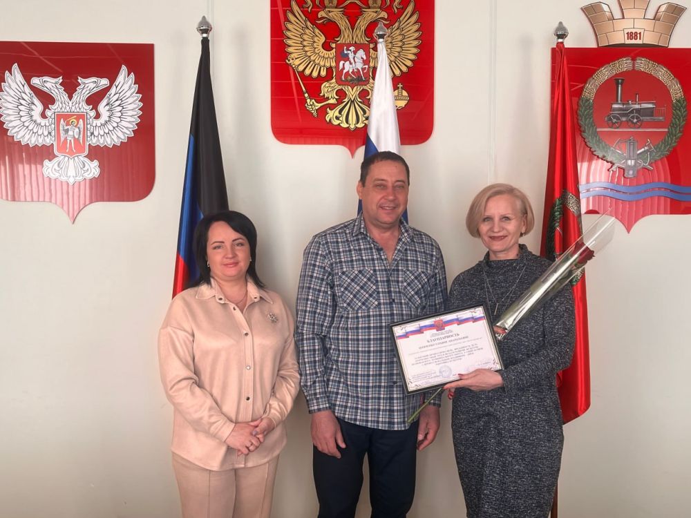 Константин Зинченко: Вручил благодарности талантливым и преданным работникам культуры округа Константин Зинченко: Вручил благодарности талантливым и преданным работникам культуры округа