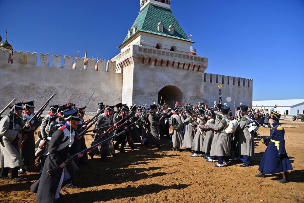 Гости кинопарка «Москино» провели выходные в атмосфере 1812 года Гости кинопарка «Москино» провели выходные в атмосфере 1812 года