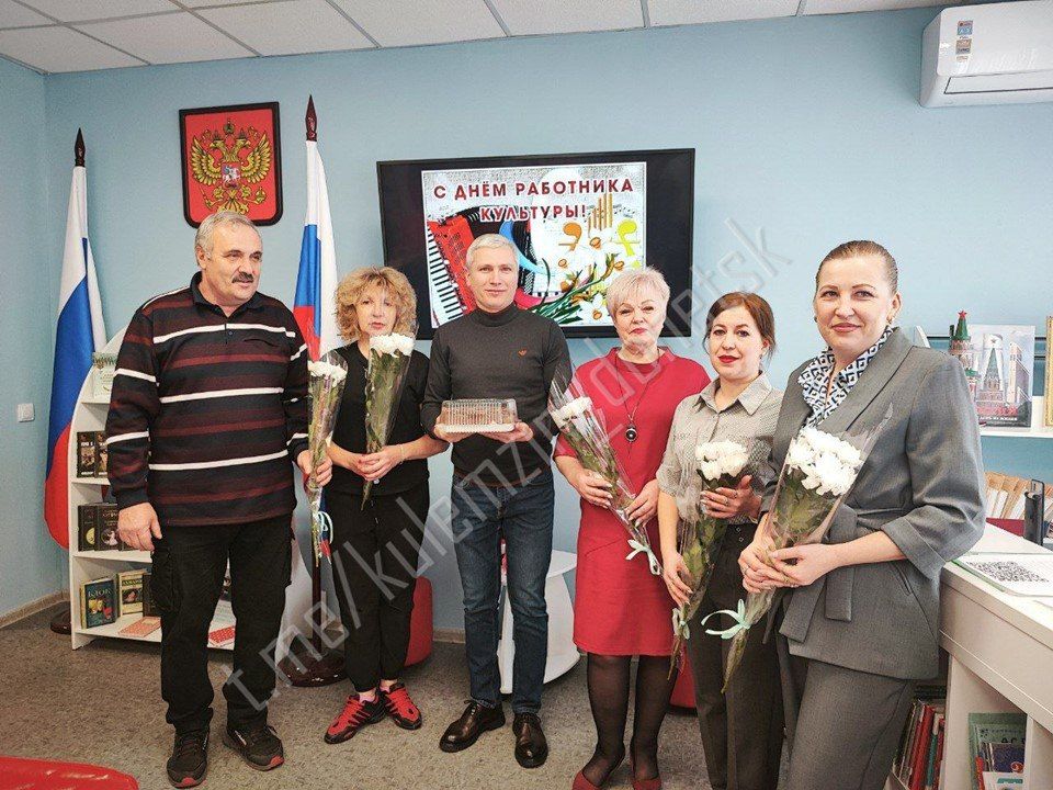 Алексей Кулемзин: Сегодня в Донецке поздравляют работников культуры! Алексей Кулемзин: Сегодня в Донецке поздравляют работников культуры!