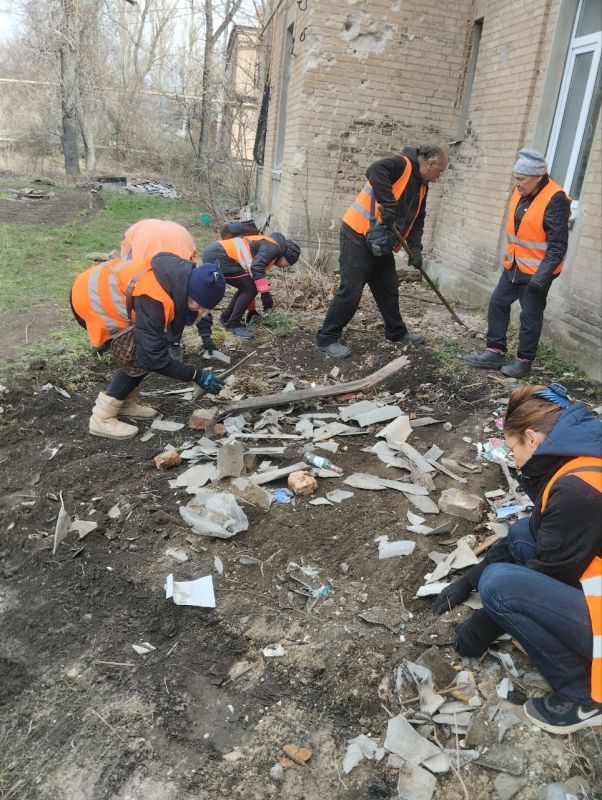 Сегодня, 25.03.2025 сотрудниками МУП АГЯ "ЖЭК" проведены работы по уборке придомовой территории по адресу: ул. Октябрьская, д. 151, д. 172. Вывезены ветки, листья и строительный мусор Сегодня, 25.03.2025 сотрудниками МУП АГЯ "ЖЭК" проведены работы по уборке придомовой территории по адресу: ул. Октябрьская, д. 151, д. 172. Вывезены ветки, листья и строительный мусор