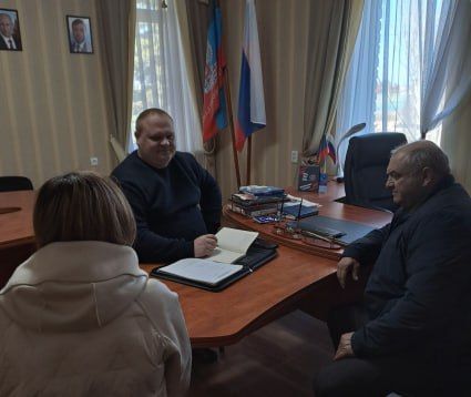На прошедшей неделе приемы граждан и встречи с населением провели председатель Мангушского муниципального совета Ставрулов Михаил Валентинович, депутаты муниципального совета Попруженко Артем Викторович, Ситников Евгений... На прошедшей неделе приемы граждан и встречи с населением провели председатель Мангушского муниципального совета Ставрулов Михаил Валентинович, депутаты муниципального совета Попруженко Артем Викторович, Ситников Евгений...