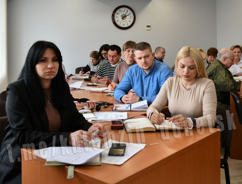 Алексей Кулемзин: Провёл аппаратное совещание с руководителями районов и структурных подразделений городской администрации Алексей Кулемзин: Провёл аппаратное совещание с руководителями районов и структурных подразделений городской администрации