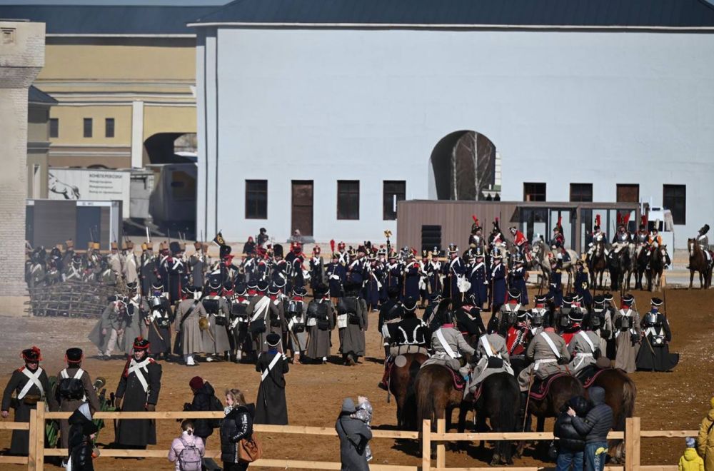 Гости кинопарка «Москино» провели выходные в атмосфере 1812 года Гости кинопарка «Москино» провели выходные в атмосфере 1812 года