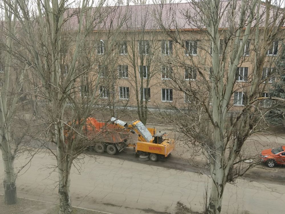 В Кировском внутригородском районе продолжаются работы по санитарному содержанию территории В Кировском внутригородском районе продолжаются работы по санитарному содержанию территории
