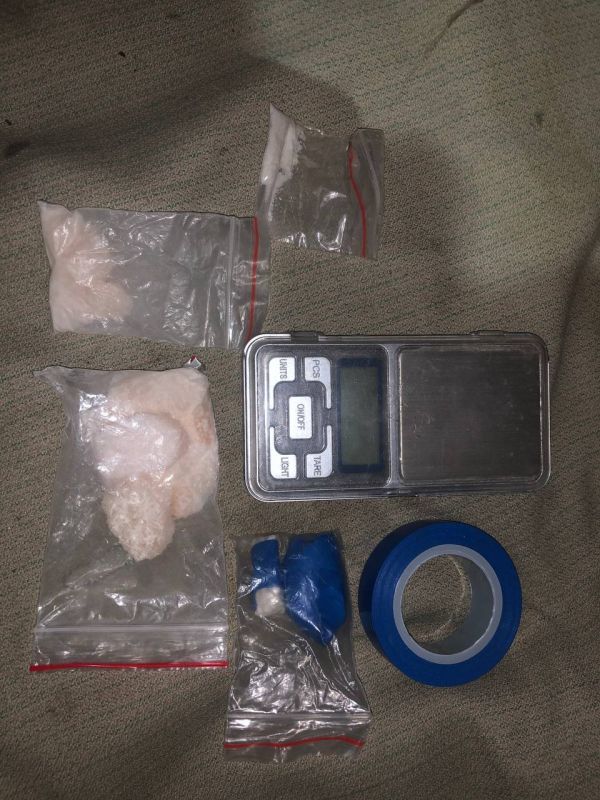 Полицейские изъяли наркотики у жителя Донецка Полицейские изъяли наркотики у жителя Донецка