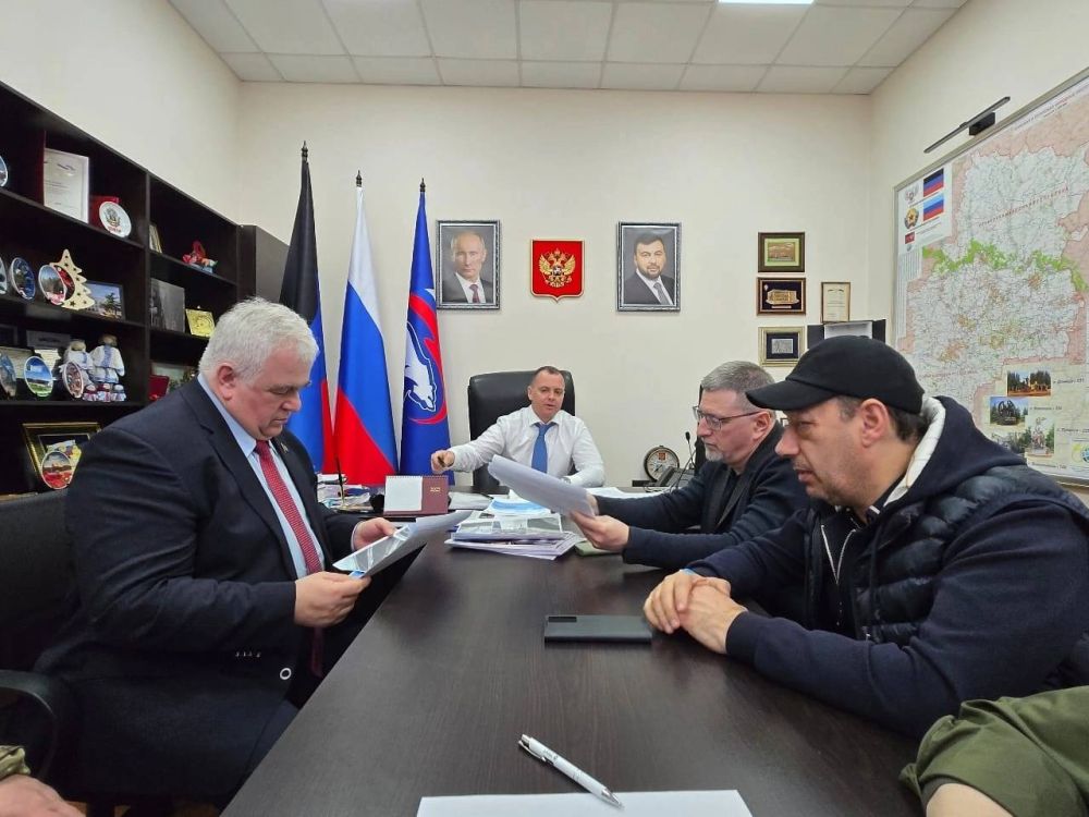 Сергей Прокопенко: Сегодня Народный Совет ДНР посетил депутат Государственной Думы, первый заместитель председателя Комитета Государственной Думы по делам Содружества Независимых Государств, евразийской интеграции и связям с... Сергей Прокопенко: Сегодня Народный Совет ДНР посетил депутат Государственной Думы, первый заместитель председателя Комитета Государственной Думы по делам Содружества Независимых Государств, евразийской интеграции и связям с...