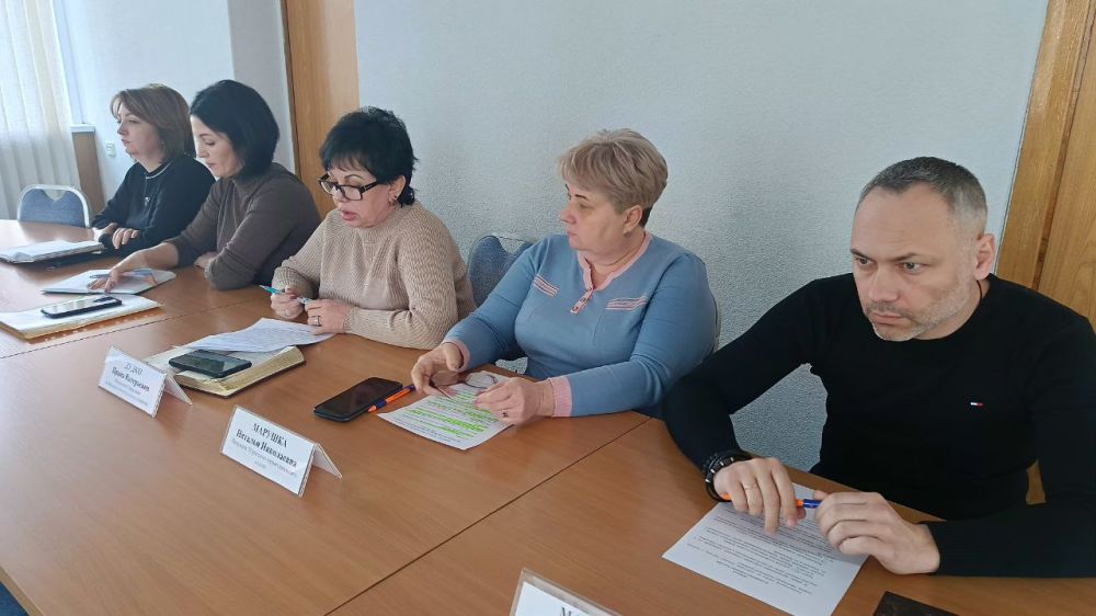 Виктория Жукова: Провела еженедельное аппаратное совещание с начальниками территориальных отделов, а также с представителями силовых структур Виктория Жукова: Провела еженедельное аппаратное совещание с начальниками территориальных отделов, а также с представителями силовых структур