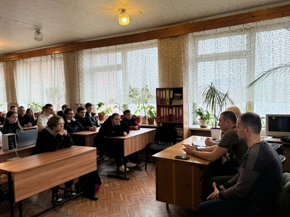 Сегодня 26 марта 2025 года Управа Ленинского района совместно с сотрудником отдела исполнения наказаний применения иных мер уголовно-правового характера ФКУ УИИ ГУФСИН России по Донецкой Народной Республике, а также со... Сегодня 26 марта 2025 года Управа Ленинского района совместно с сотрудником отдела исполнения наказаний применения иных мер уголовно-правового характера ФКУ УИИ ГУФСИН России по Донецкой Народной Республике, а также со...