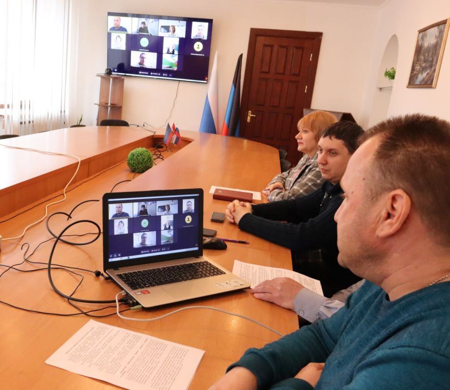Сегодня, 26 марта, состоялись публичные слушания по проекту решения Торезского городского совета Донецкой Народной Республики «О внесении изменений в Устав муниципального образования городской округ Торез Донецкой Народной... Сегодня, 26 марта, состоялись публичные слушания по проекту решения Торезского городского совета Донецкой Народной Республики «О внесении изменений в Устав муниципального образования городской округ Торез Донецкой Народной...