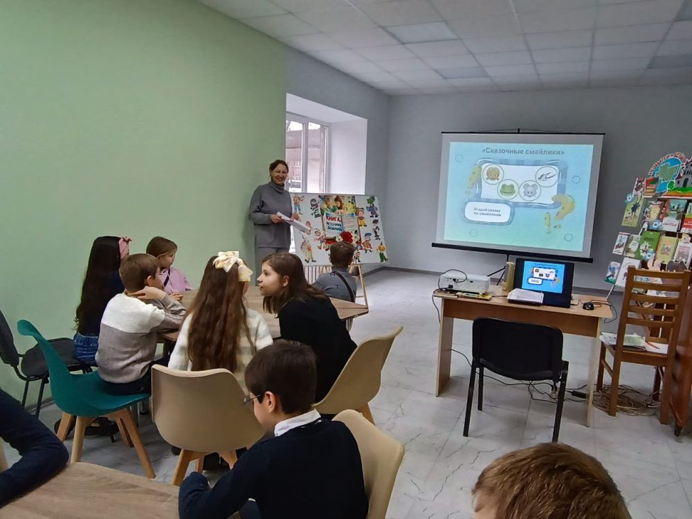 Литературный праздник. 26 марта в Центральной детской библиотеке для обучающихся 3-Б и 4-В классов школы № 1 городского округа Енакиево прошел час общения «Открывая книгу – открываю мир» Литературный праздник. 26 марта в Центральной детской библиотеке для обучающихся 3-Б и 4-В классов школы № 1 городского округа Енакиево прошел час общения «Открывая книгу – открываю мир»