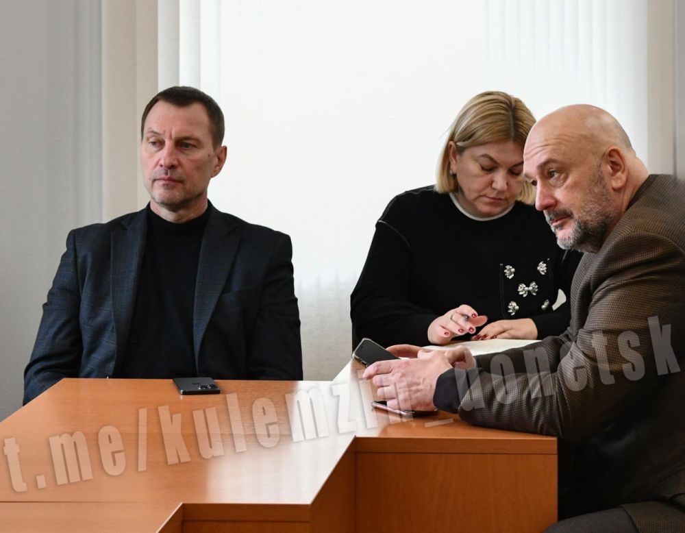 Алексей Кулемзин: Сегодня вместе с руководителями ведущих предприятий Донецка провел очередное заседание Городского Совета директоров Алексей Кулемзин: Сегодня вместе с руководителями ведущих предприятий Донецка провел очередное заседание Городского Совета директоров