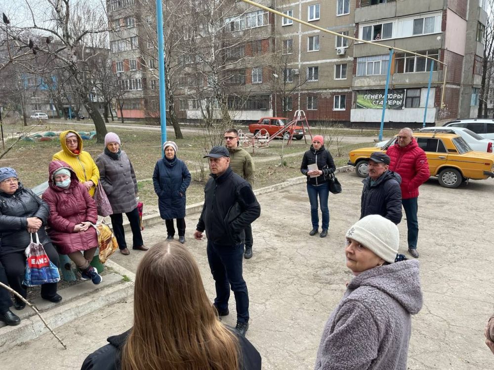 В рамках проекта "УПРАВДОМ" партии "ЕДИНАЯ РОССИЯ" состоялась встреча с жителями многоквартирного дома по адресу м-н Зорька, 19 В рамках проекта "УПРАВДОМ" партии "ЕДИНАЯ РОССИЯ" состоялась встреча с жителями многоквартирного дома по адресу м-н Зорька, 19
