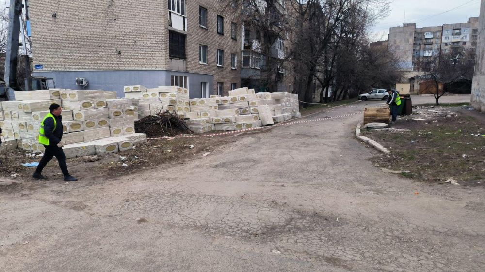Нижегородские специалисты открыли сезон кровельных работ в городском округе Харцызск Нижегородские специалисты открыли сезон кровельных работ в городском округе Харцызск