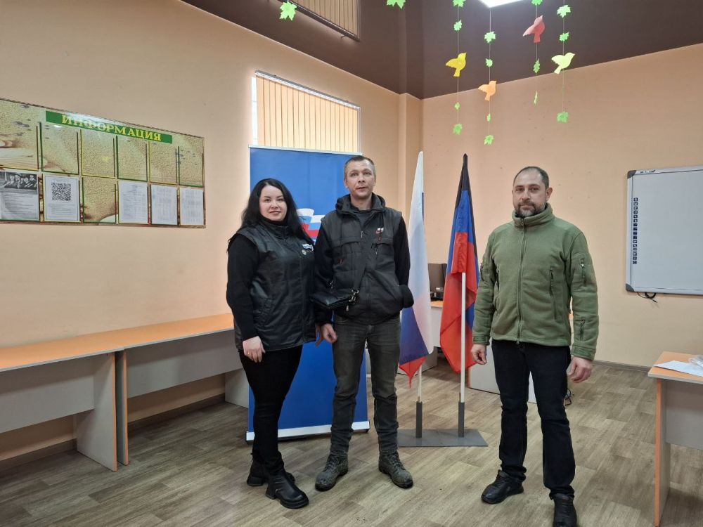 Сегодня, 26 марта, руководитель местной общественной приёмной Дебальцевского местного отделения Партии "Единая Россия" в посёлке городского типа Мироновский Россоха Анжелика совместно с начальником управления по работе с... Сегодня, 26 марта, руководитель местной общественной приёмной Дебальцевского местного отделения Партии "Единая Россия" в посёлке городского типа Мироновский Россоха Анжелика совместно с начальником управления по работе с...