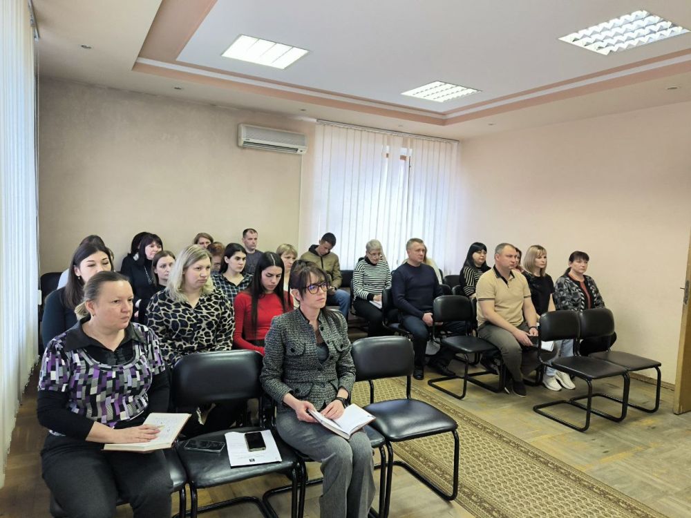 Сегодня, 26 марта, Руководитель Управы Ленинского внутригородского района Администрации городского округа Донецк Татьяна Темникова провела расширенное аппаратное совещание Сегодня, 26 марта, Руководитель Управы Ленинского внутригородского района Администрации городского округа Донецк Татьяна Темникова провела расширенное аппаратное совещание
