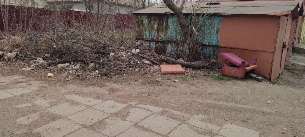 В Ильичевском районе «Коммунальник» привёл в порядок территории общего пользования В Ильичевском районе «Коммунальник» привёл в порядок территории общего пользования