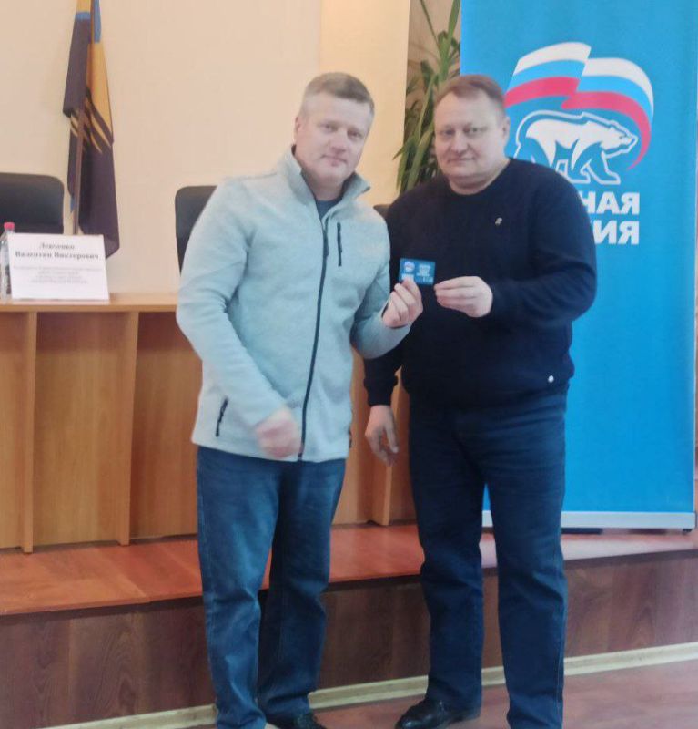 Валентин Левченко: Совместно с депутатами Донецкого городского совета Василием Гребенюком и Виталием Каларашем, провел встречу с трудовым коллективом ГУП ДНР "Вода Донбасса" Валентин Левченко: Совместно с депутатами Донецкого городского совета Василием Гребенюком и Виталием Каларашем, провел встречу с трудовым коллективом ГУП ДНР "Вода Донбасса"