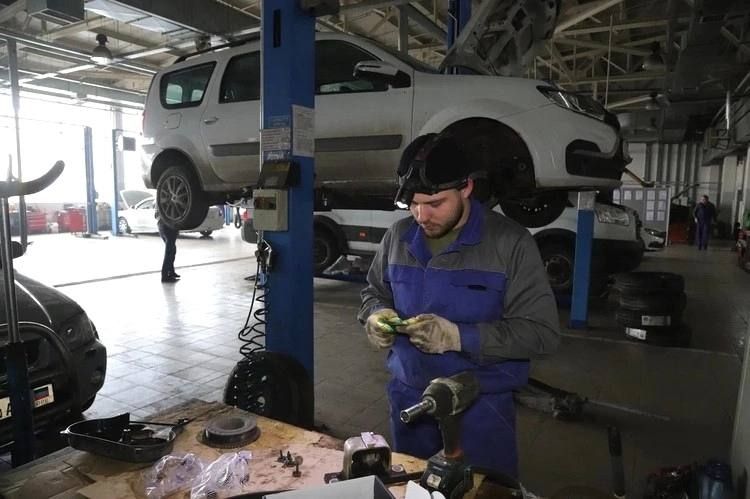 В Донецке открылся первый в истории ДНР дилерский автоцентр LADA В Донецке открылся первый в истории ДНР дилерский автоцентр LADA
