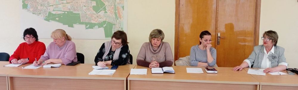 Наталья Бегуненко: Сегодня, 26 марта, руководитель Управы Петровского внутригородского района Администрации городского округа Донецк Бегуненко Наталья Ивановна провела совещание с инспекторами отдела по взаимодействию с... Наталья Бегуненко: Сегодня, 26 марта, руководитель Управы Петровского внутригородского района Администрации городского округа Донецк Бегуненко Наталья Ивановна провела совещание с инспекторами отдела по взаимодействию с...