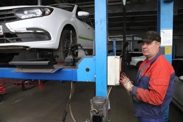 В Донецке открылся первый в истории ДНР дилерский автоцентр LADA В Донецке открылся первый в истории ДНР дилерский автоцентр LADA