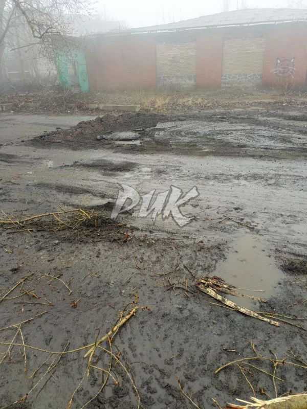 Иван Приходько: Последствия артобстрела поселка Мичурина (Никитовский район Горловки) со стороны ВФУ Иван Приходько: Последствия артобстрела поселка Мичурина (Никитовский район Горловки) со стороны ВФУ