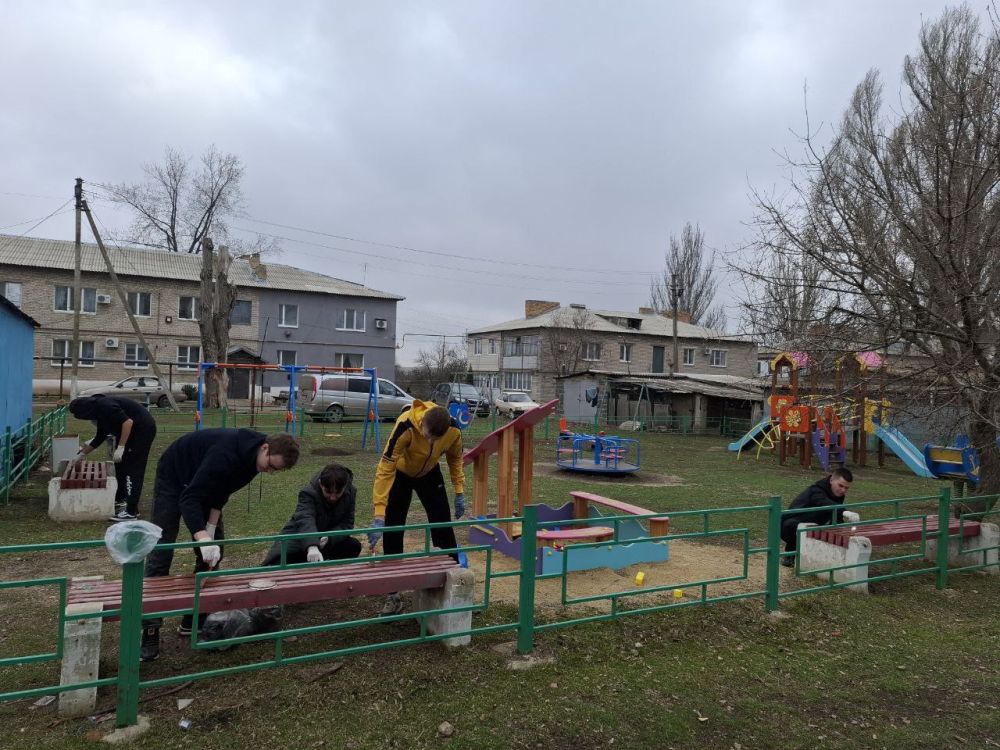 Сегодня по партийному проекту «Городская среда», в рамках двухмесячника по благоустройству населенных пунктов Донецкой Народной Республики, в Старобешевском муниципальном округе прошел День чистоты Сегодня по партийному проекту «Городская среда», в рамках двухмесячника по благоустройству населенных пунктов Донецкой Народной Республики, в Старобешевском муниципальном округе прошел День чистоты