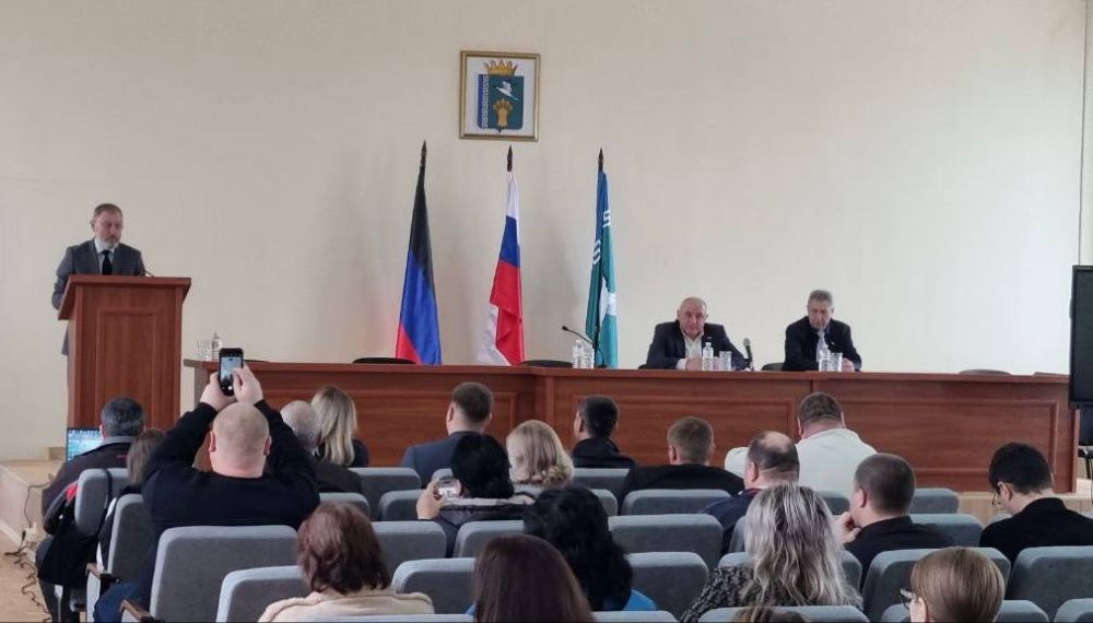 Сегодня, 27.03.2025, под председательством Ставрулова Михаила Валентиновича прошло сороковое заседание Мангушского муниципального совета Донецкой Народной Республики первого созыва Сегодня, 27.03.2025, под председательством Ставрулова Михаила Валентиновича прошло сороковое заседание Мангушского муниципального совета Донецкой Народной Республики первого созыва