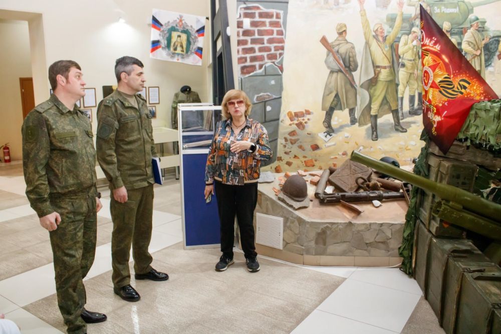 12345СУ СК России по ДНР заключено соглашение о сотрудничестве с Донецким республиканским краеведческим музеем 12345СУ СК России по ДНР заключено соглашение о сотрудничестве с Донецким республиканским краеведческим музеем