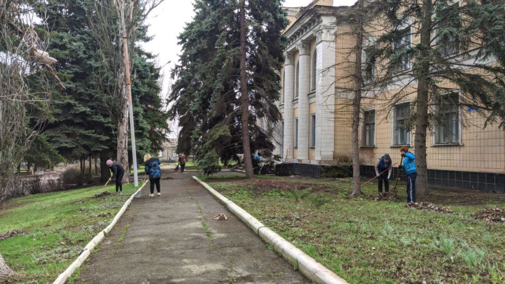 Николай Михайлов: Сегодня по партийному проекту «Городская среда», в рамках двухмесячника по благоустройству населенных пунктов Донецкой Народной Республики, в Старобешевском муниципальном округе прошел День чистоты Николай Михайлов: Сегодня по партийному проекту «Городская среда», в рамках двухмесячника по благоустройству населенных пунктов Донецкой Народной Республики, в Старобешевском муниципальном округе прошел День чистоты