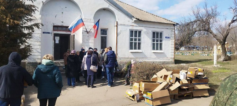 Вернулись после нелегкой поездки с вновь освобожденной территории с. Николаевка, Волновахского района Вернулись после нелегкой поездки с вновь освобожденной территории с. Николаевка, Волновахского района