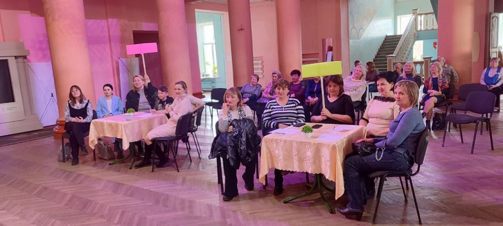 Обо всём понемногу. В пятницу, 21 марта 2025 года, на базе Дворца культуры им. В. Маяковского г.о. Торез прошла развлекательная викторина для жителей города «Обо всём понемногу», в которой приняли участие активистки Союза... Обо всём понемногу. В пятницу, 21 марта 2025 года, на базе Дворца культуры им. В. Маяковского г.о. Торез прошла развлекательная викторина для жителей города «Обо всём понемногу», в которой приняли участие активистки Союза...