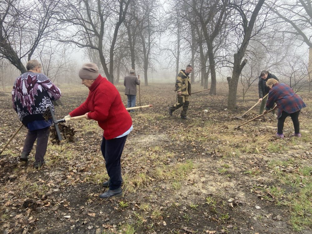 Елена Рязанцева: Сегодня, 27 марта, в рамках проекта Всероссийской политической партии «Единая Россия» «Городская среда» , акции "Чистый четверг" сотрудники организаций, учреждений, предприятий Пролетарского района убирали... Елена Рязанцева: Сегодня, 27 марта, в рамках проекта Всероссийской политической партии «Единая Россия» «Городская среда» , акции "Чистый четверг" сотрудники организаций, учреждений, предприятий Пролетарского района убирали...