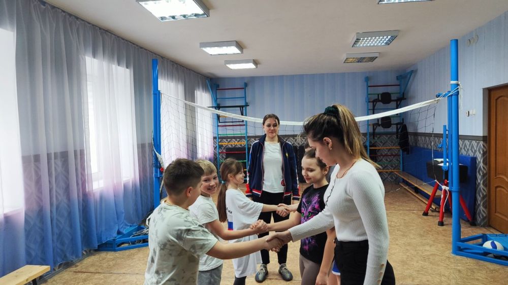 В школе Ждановки прошли соревнования по пионерболу В школе Ждановки прошли соревнования по пионерболу