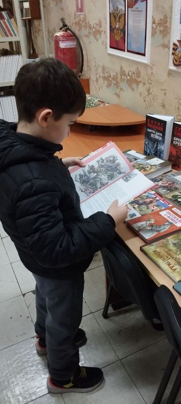 В МБУ "Детская библиотека города Светлодарск" прошла неделя Детской книги, посвящённая 80-летию Великой Победы и Году Защитника Отечества В МБУ "Детская библиотека города Светлодарск" прошла неделя Детской книги, посвящённая 80-летию Великой Победы и Году Защитника Отечества