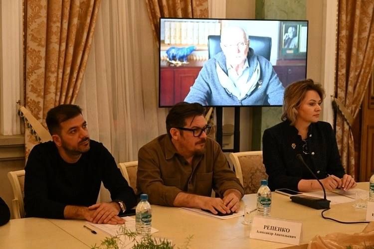 Подлинная история о настоящих товарищах: студенты Академии Михалкова снимут в ДНР короткометражный фильм «Друзья» Подлинная история о настоящих товарищах: студенты Академии Михалкова снимут в ДНР короткометражный фильм «Друзья»