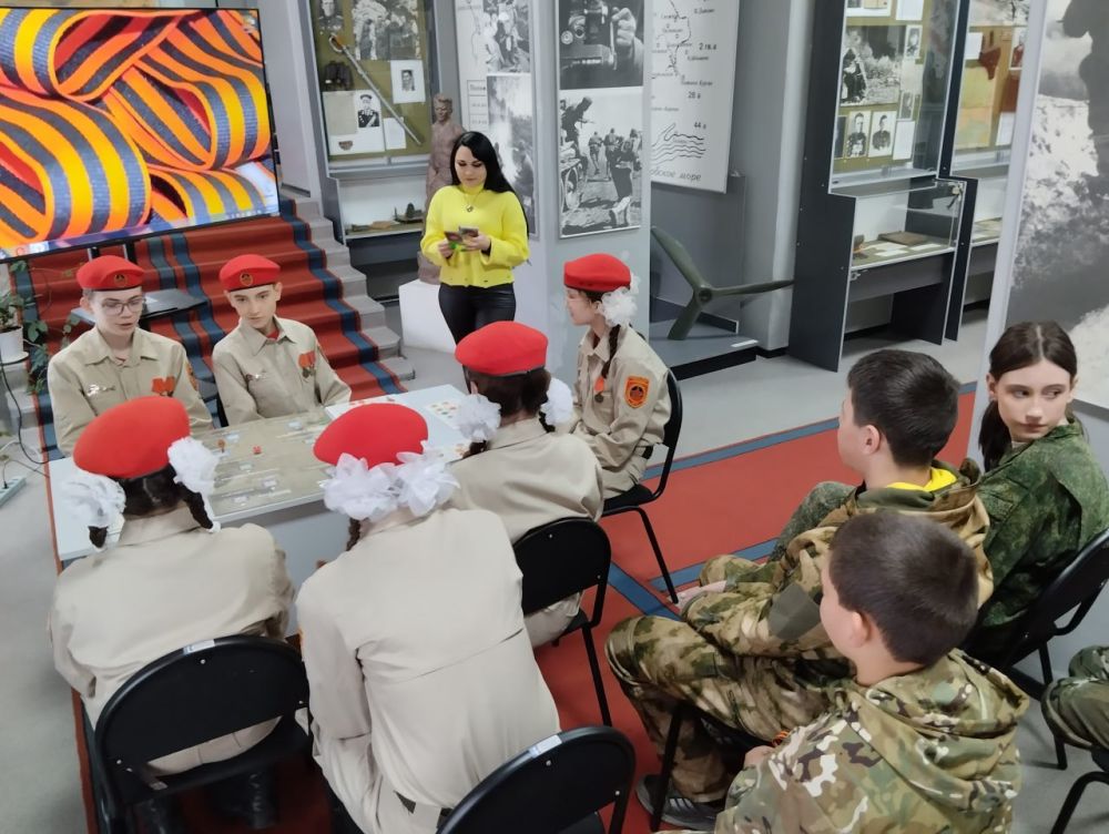 В Снежнянском музее прошел первый этап соревнований «Война. Победа. Память» В Снежнянском музее прошел первый этап соревнований «Война. Победа. Память»